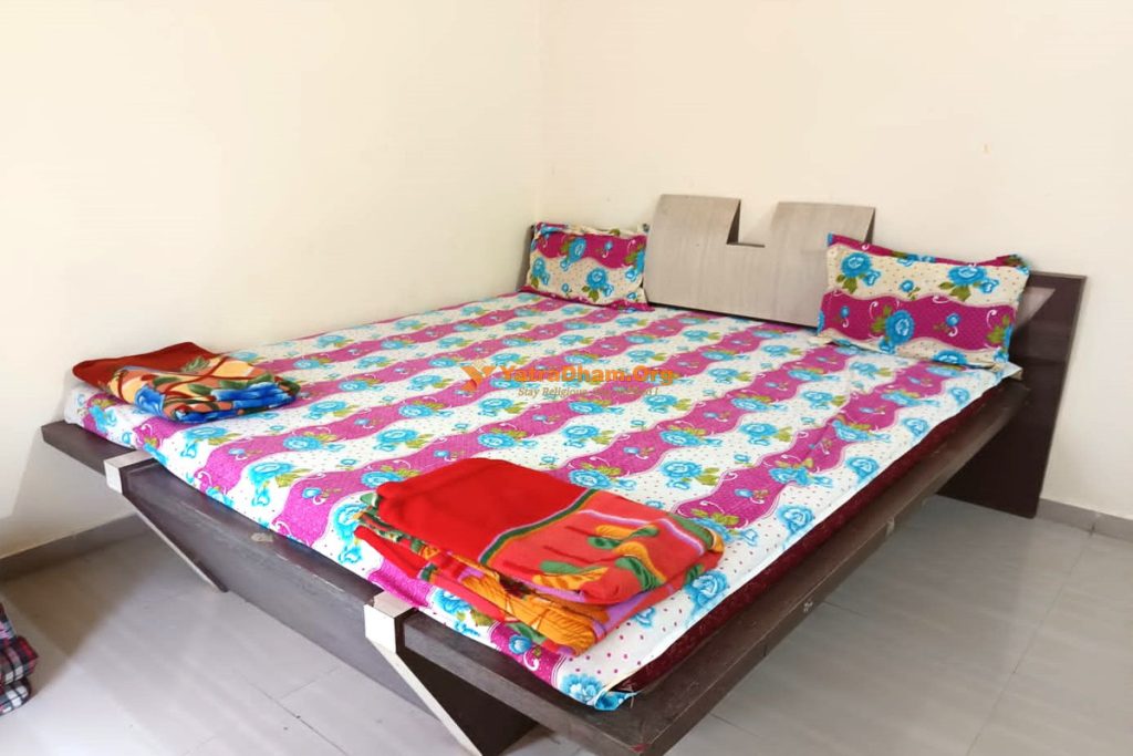 Janardan Swami Ashram Room